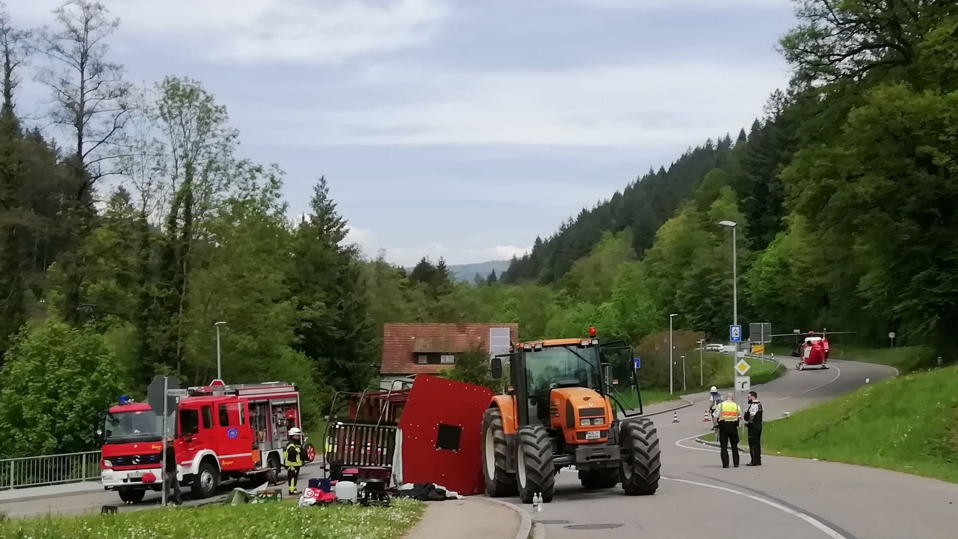 Umgekippter Maiwagen