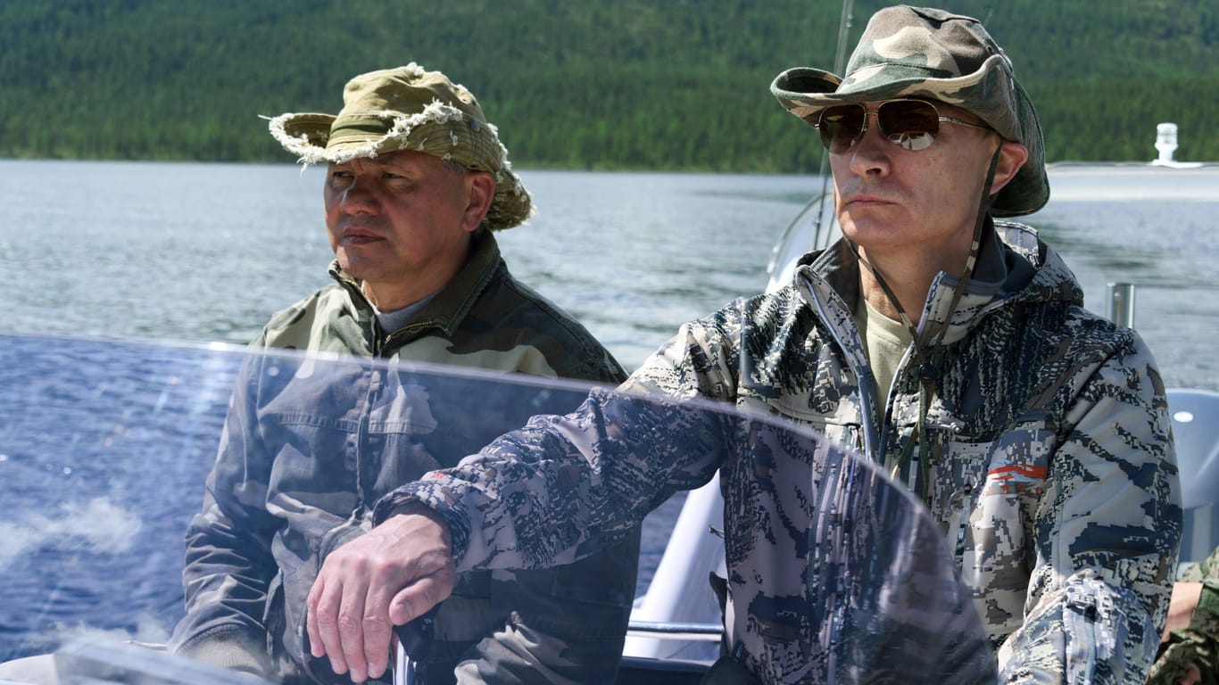 Wladimir Putin: Der russische Präsident sorgt mit seiner Regierungsbildung für einen Paukenschlag.
