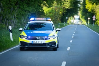 Einsatzfahrzeug der Polizei in Niedersachsen (Symbolfoto): Eine vermisste Zwölfjährige ist wieder da.