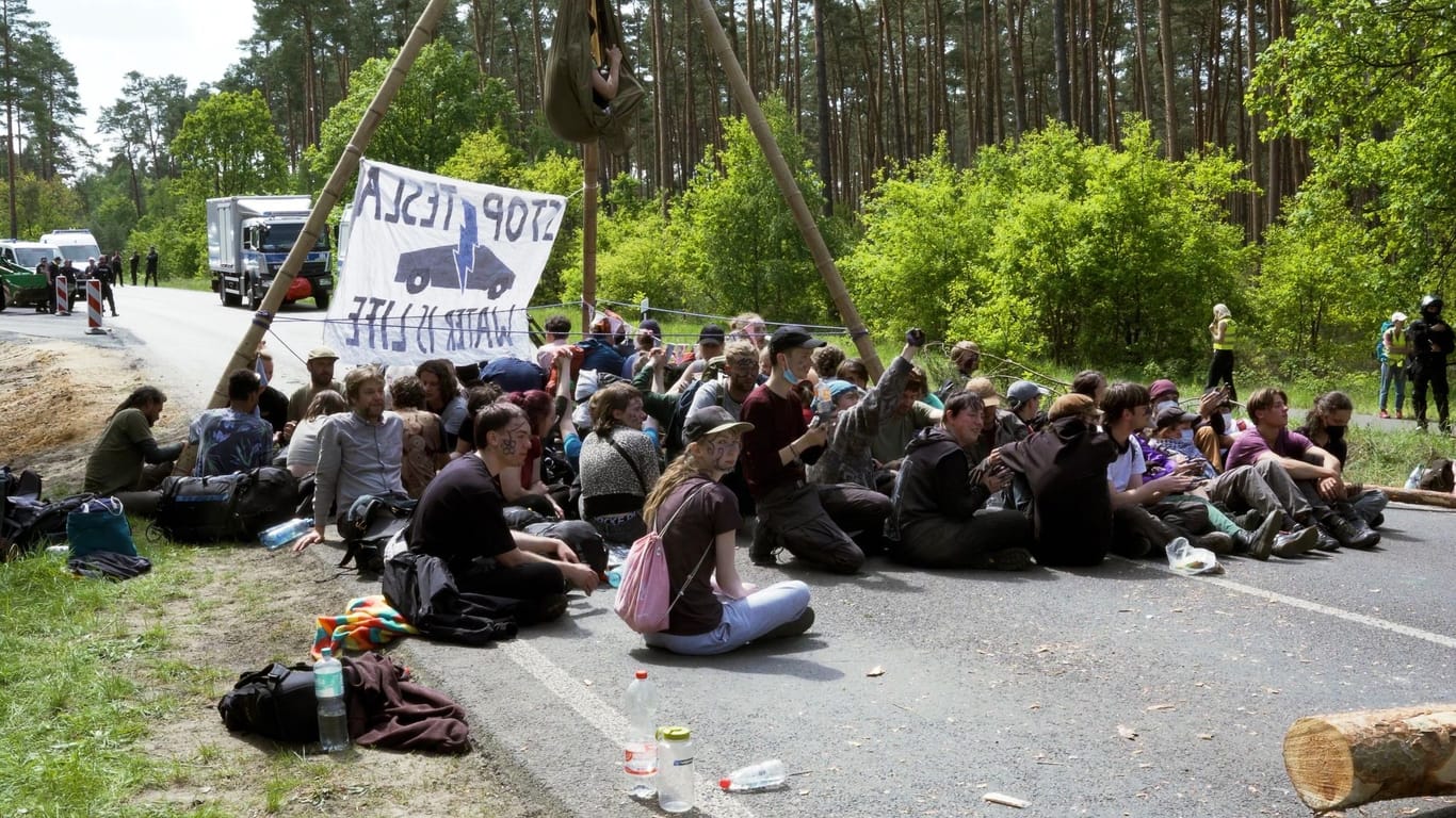 Protest gegen Tesla - Grünheide