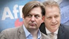 Die AfD-Listenkandidaten 1 und 2 für die Europawahl, Maximilian Krah (l.) und Petr Bystron (r.): Beide stehen im Zentrum einer Spionage- und Schmiergeldaffäre.