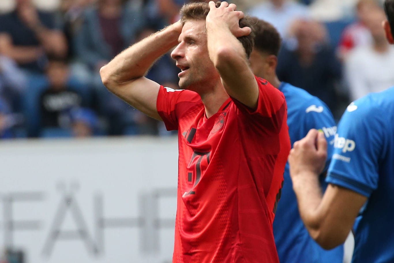 Schon im Spiel ratlos: Bayern-Star Thomas Müller in der Partie in Sinsheim.