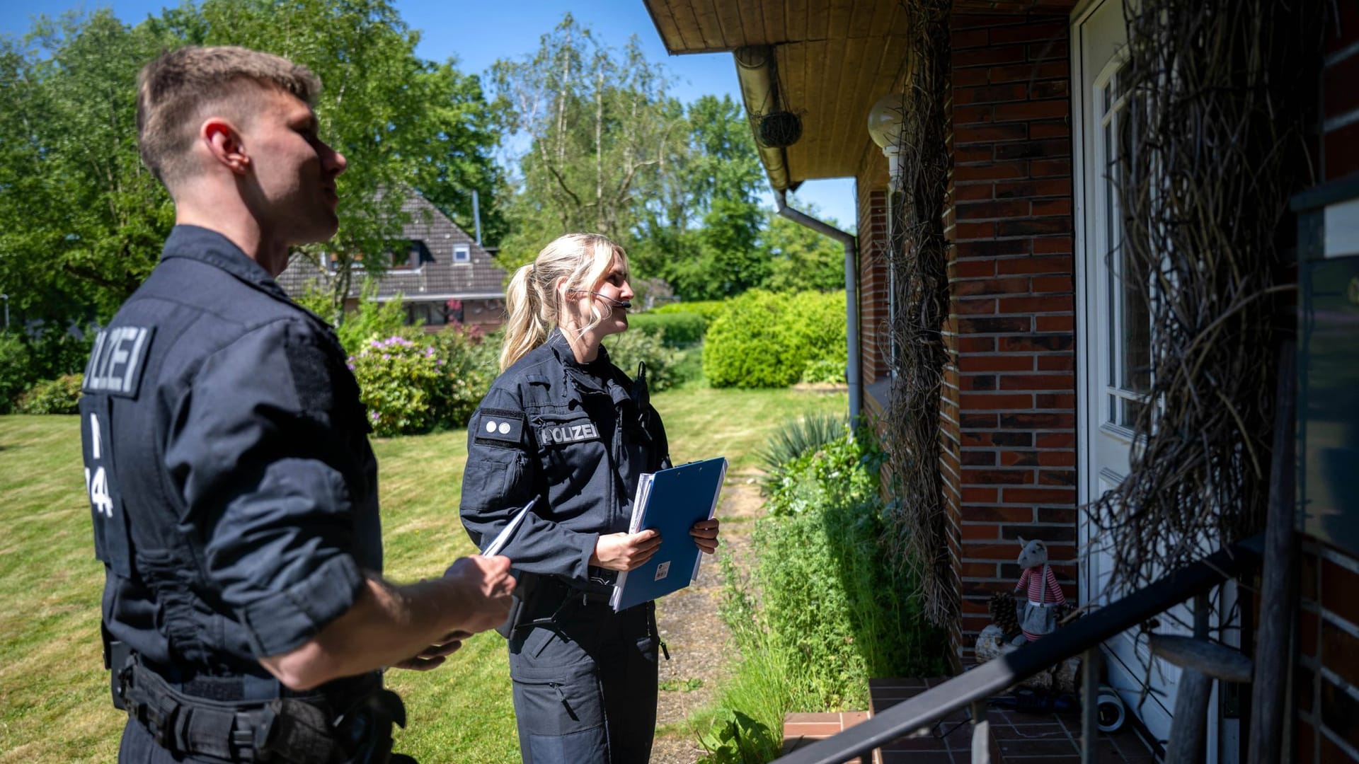 Die Polizei hatte zahlreiche Anwohner persönlich befragt, um Hinweise zum Verbleib von Arian zu erhalten.