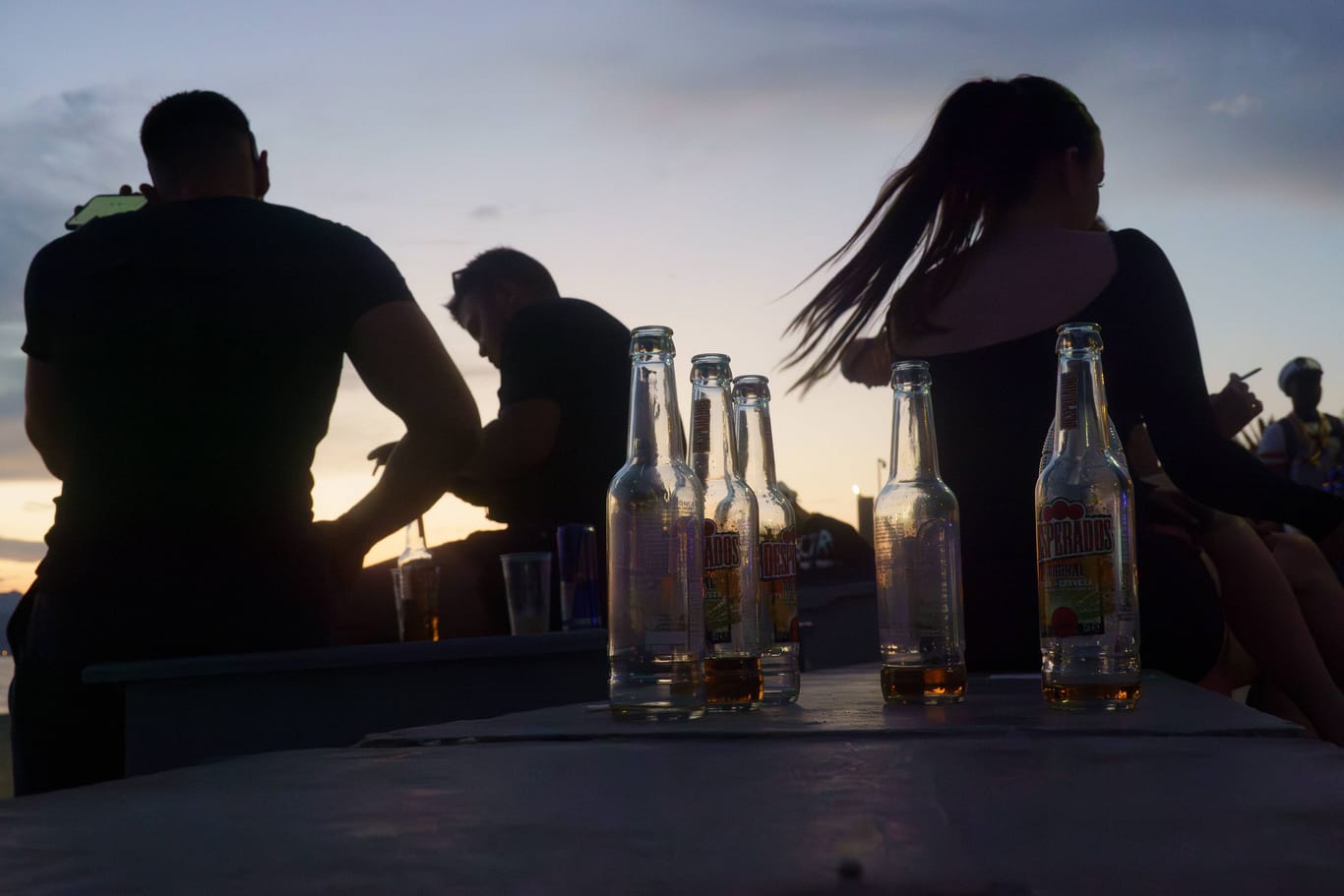 Touristen an der Playa de Palma: Bald darf man hier nichts Alkoholisches mehr trinken.