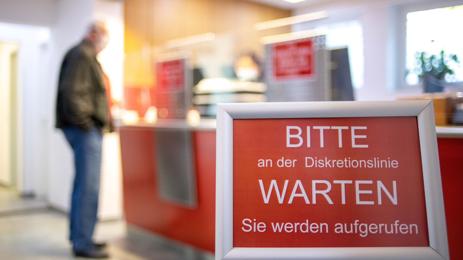 Wartezeiten vermeiden: Checken Sie vorher, ob Ihre Praxis eine offene Sprechstunde anbietet.