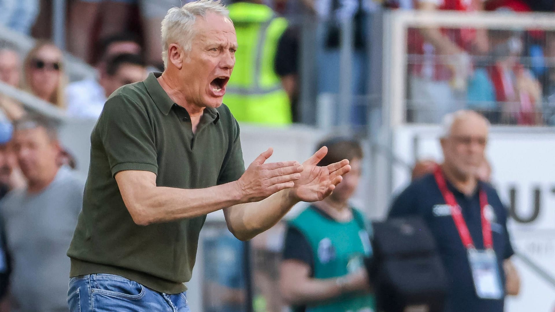 Christian Streich: Der Trainer des SC Freiburg war auch bei seinem letzten Heimspiel wie gewohnt aktiv an der Seitenlinie.