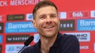 Xabi Alonso (Archivbild): Der Bayer-Trainer brachte auf der Pressekonferenz vor dem Europa-League-Finale einen humorvollen Spruch.
