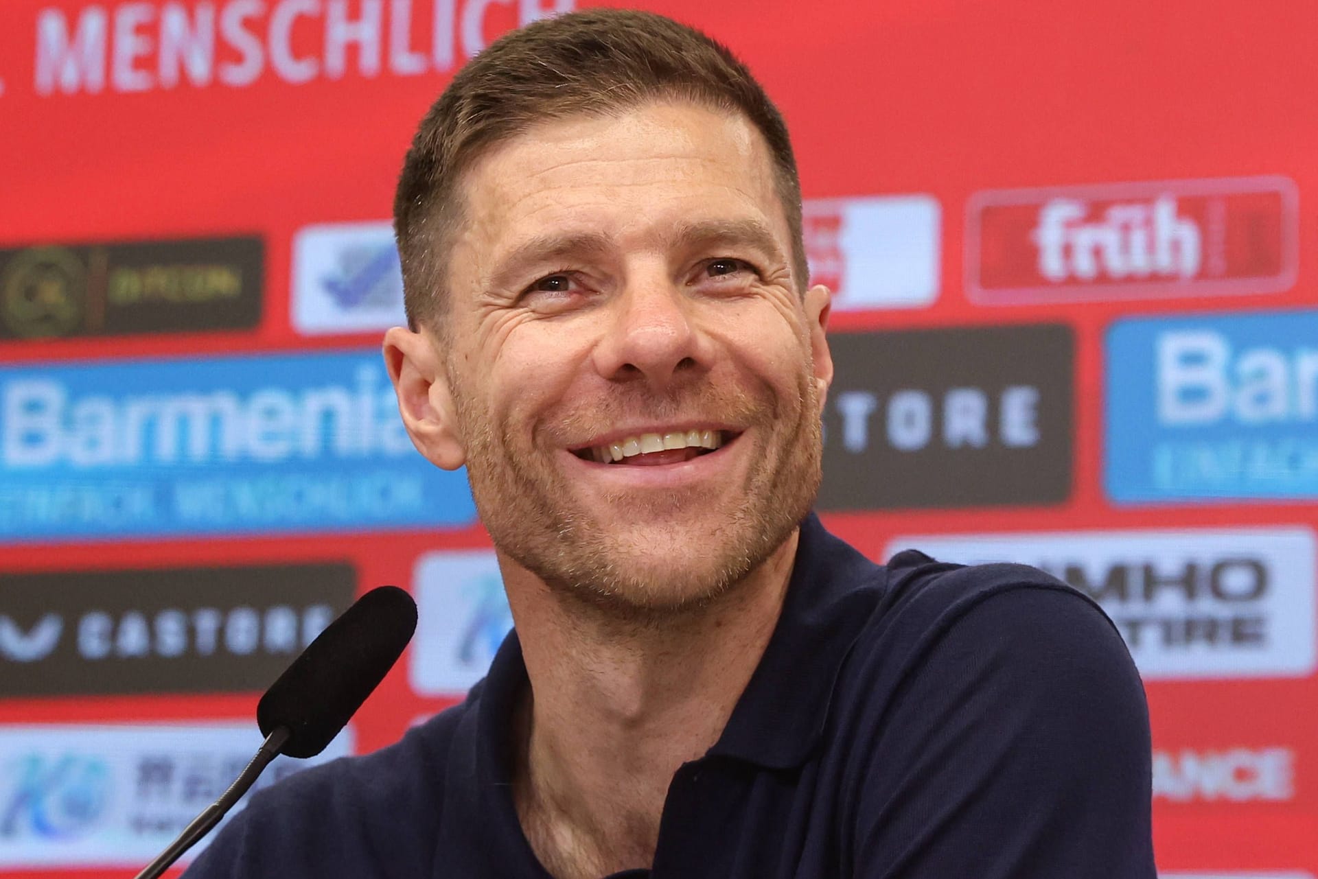 Xabi Alonso (Archivbild): Der Bayer-Trainer brachte auf der Pressekonferenz vor dem Europa-League-Finale einen humorvollen Spruch.