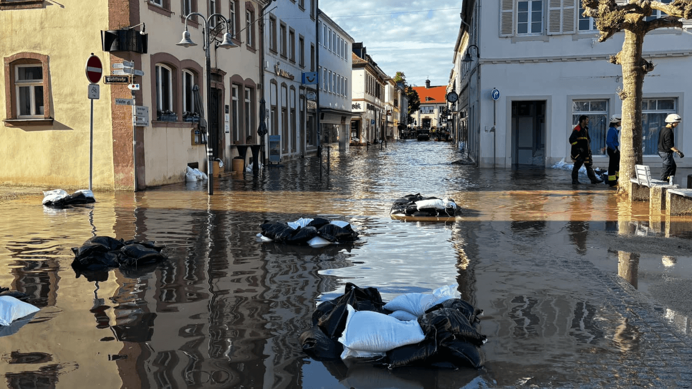 Überschwemmung in Blieskastel: In dem Ort werden Evakuierungen vorbereitet.