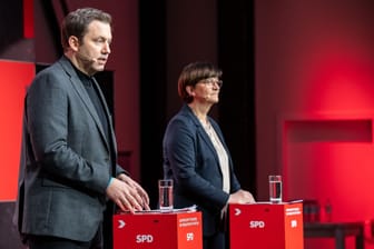 Fordern Brandmauer gegen Rechts: Lars Klingbeil und Saskia Esken