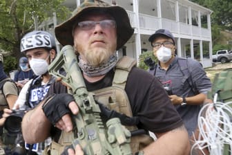 Miliz in den USA im August 2020 (Archivbild): Wähler fürchten einen neuen Ausbruch von Gewalt vor und nach der Präsidentschaftswahl.