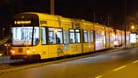 Straßenbahn der Linie 7 in Dresden (Symbolfoto): In der Nacht zu Sonntag ist in Löbtau eine junge Frau vergewaltigt worden.