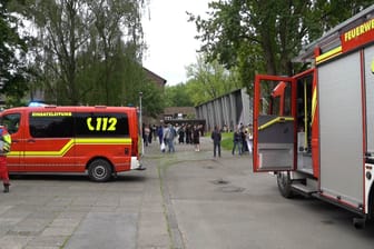 Einsatz der Feuerwehr an der Gesamtschule in der Gartenstadt: Die Feuerwehr gab Entwarnung.