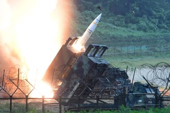 Eine amerikanische ATACMS-Rakete (Symbolbild): Die Ukraine hat erneut russische Stellungen auf der Krim angegriffen.