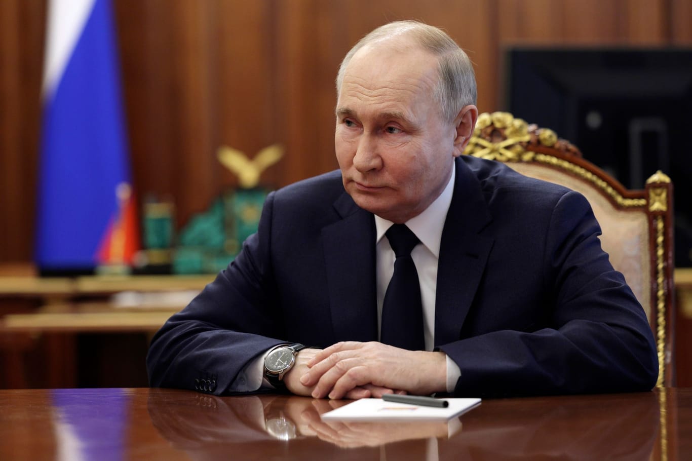 Wladimir Putin: Der russische Präsident sorgt mit seiner Regierungsbildung für einen Paukenschlag.