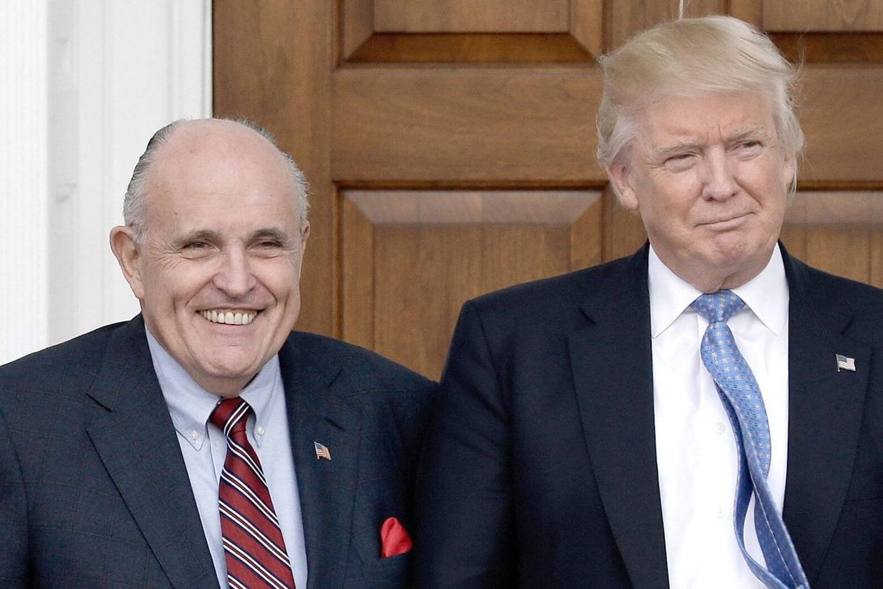 Ein Foto aus besseren Tagen: Rudy Giuliani (links) mit Donald Trump.