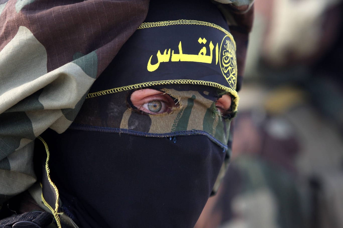 Kämpfer des "Islamischen Staat" bei einer Übung (Archivfoto): Die Terrorgruppe "Islamischer Staat Provinz Khorasan" (ISPK) droht auch dem Westen mit Anschlägen.