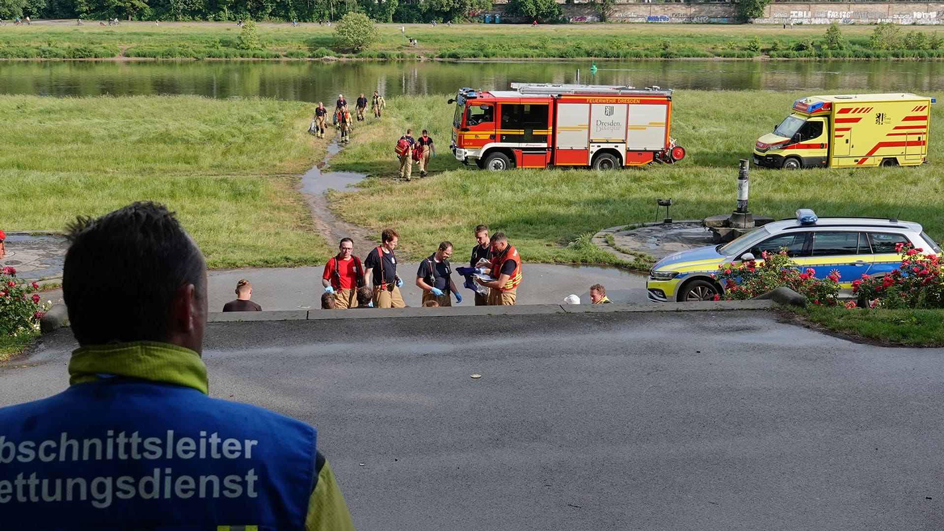 Elbufer in Dresden: In diesem Bereich ist am Montag ein Blitz eingeschlagen.