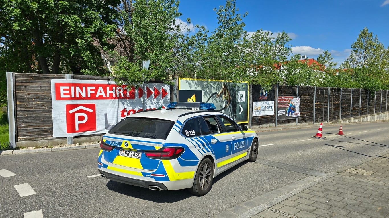 Tote im Kofferraum in Tiefgarage