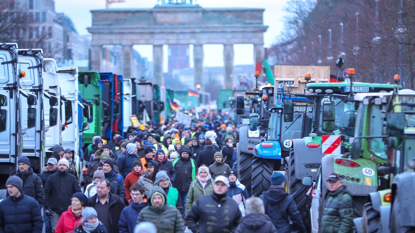 Bauernprotest in Berlin (Archivbild): Die Landwirte fürchten um ihre Existenz, sagt Florian Klenk.