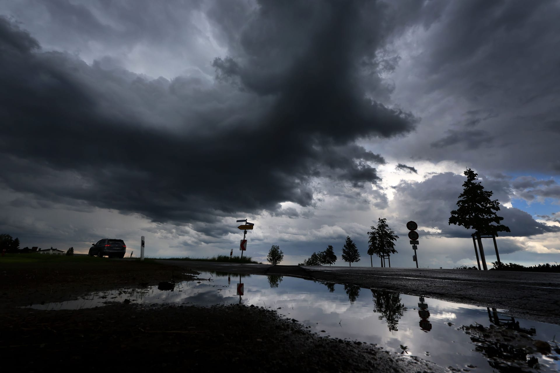 Unwetter (Symbolbild): In Norddeutschland wird es nochmal ungemütlich.