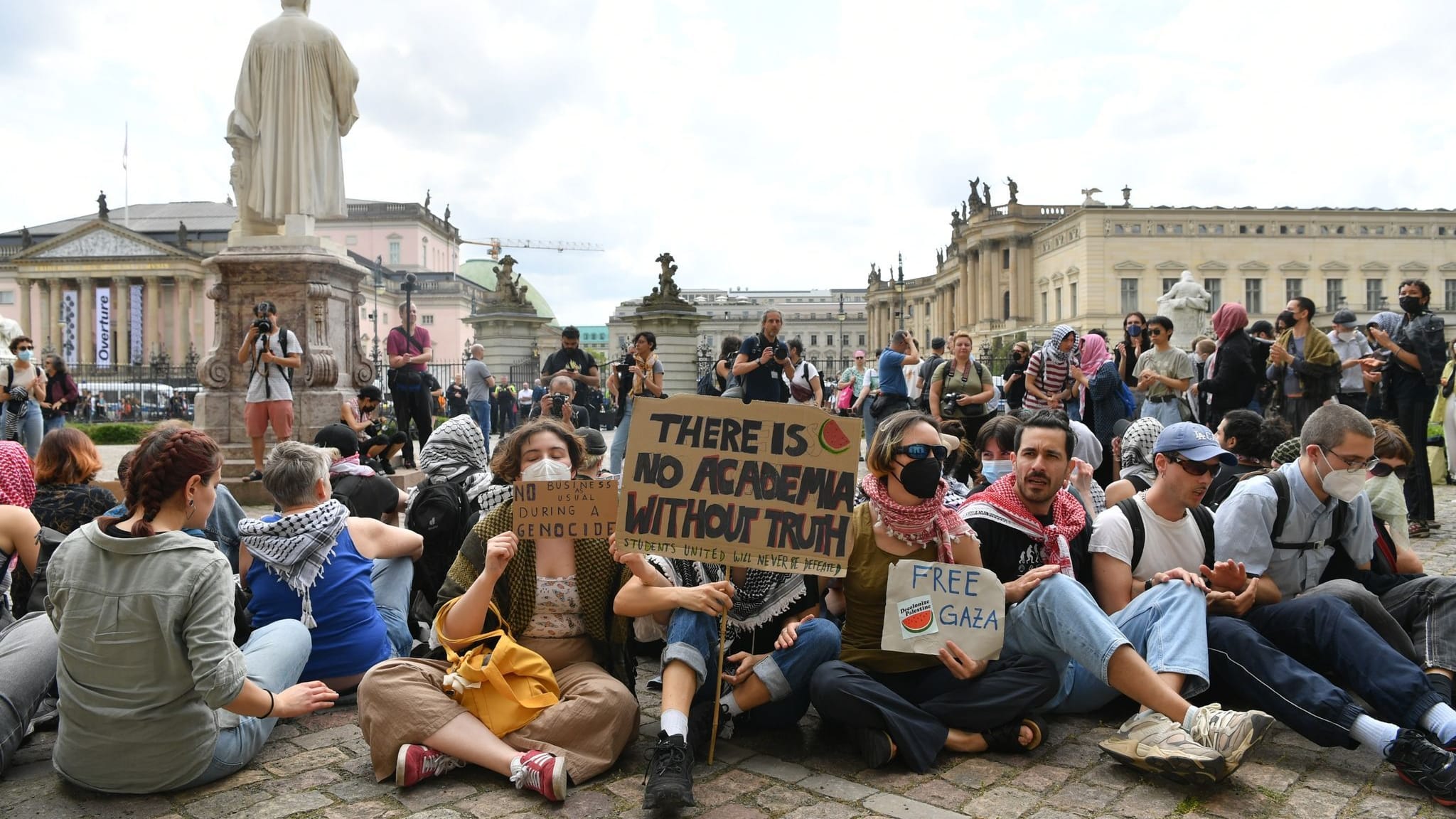 Aktivisten besetzen Räume in Berliner Humboldt-Uni