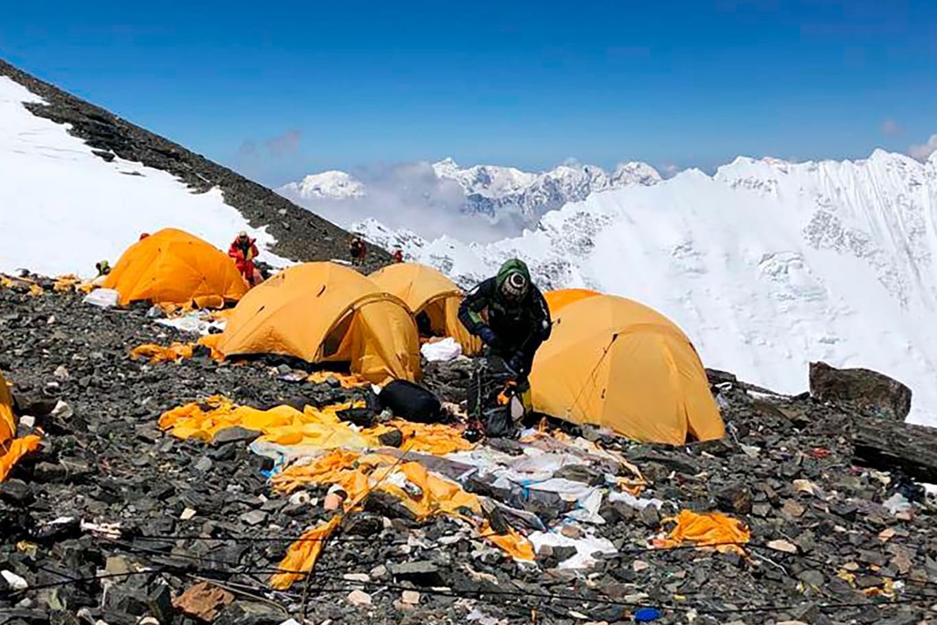 Bergsteiger-Lager am Mount Everest (Archivbild): Immer mehr Bergsteiger wollen auf den Berg.