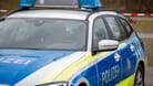 Ein bayerisches Polizeiauto (Symbolbild): In Bayern hat eine Frau ihre Tochter mit einem Messer attackiert.