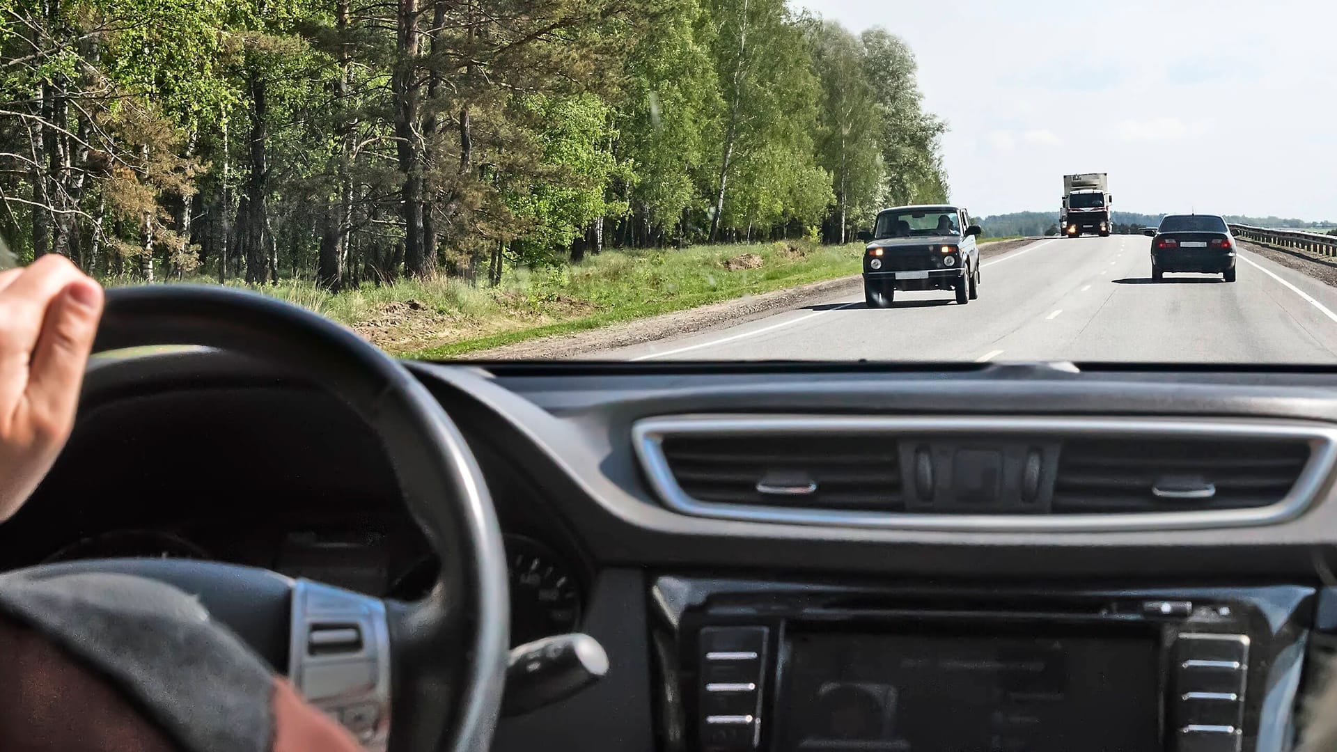 Aufpassen beim Überholen: Für Kolonnenspringer müssen andere nicht extrem rechts fahren.