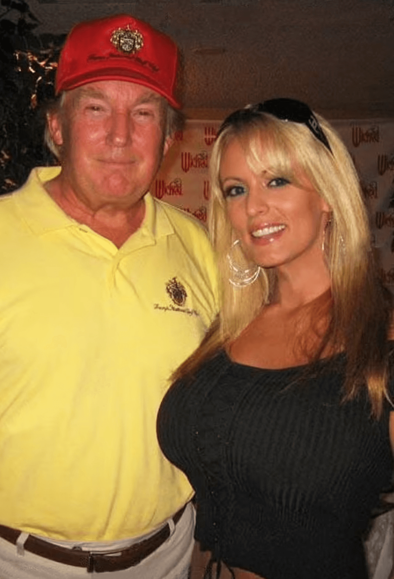 Verhängnisvolle Begegnung im Jahr 2006: Donald Trump mit "Stormy Daniels" (Archivbild).