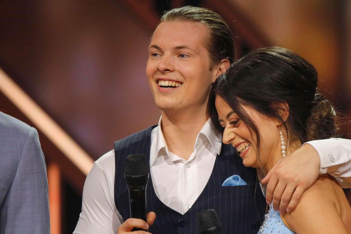 Gabriel Kelly und Malika Dzumaev: Das Tanzpaar gewann die 17. Staffel "Let's Dance".