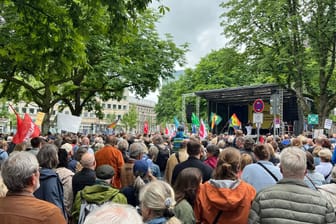 Kleine und große, junge und alte Dortmunder demonstrierten am Wochenende für den Erhalt der Demokratie.