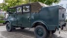Ein Kübelwagen der Marke Borgward (Symbolbild): An Christi Himmelfahrt fuhr eine Gruppe von Männern in einem Militärfahrzeug durch Dresden, bis sie von der Polizei gestoppt wurde.