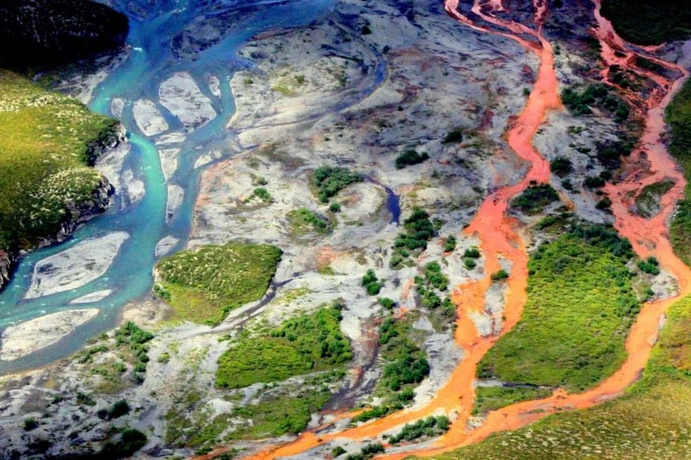 Der orange eingefärbte Kutuk-Fluss in Alaska. Jetzt ist klar, dass die Farbe etwas mit dem Klimawandel zu tun hat.