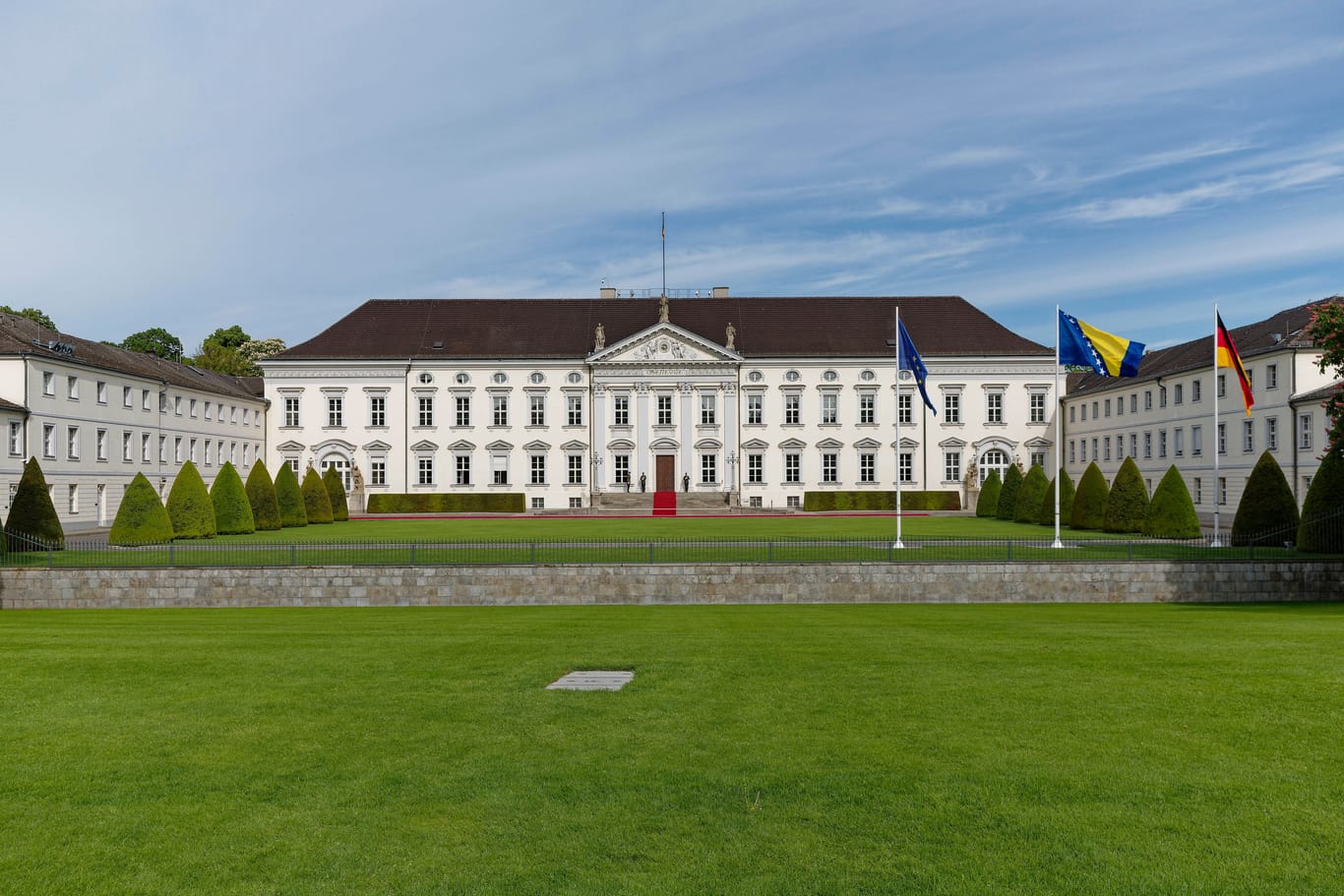 Schloss Bellevue: Der Bundespräsident ist das Staatsoberhaupt der Bundesrepublik Deutschland.