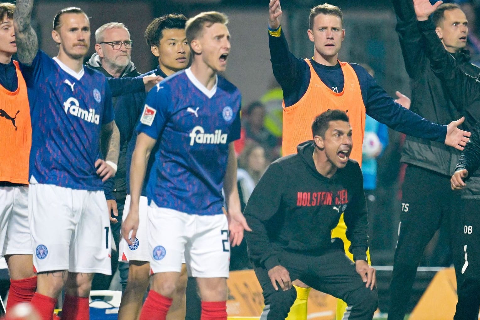 Die Sekunden vor dem Abpfiff: Holstein Kiel ist Bundesligist.