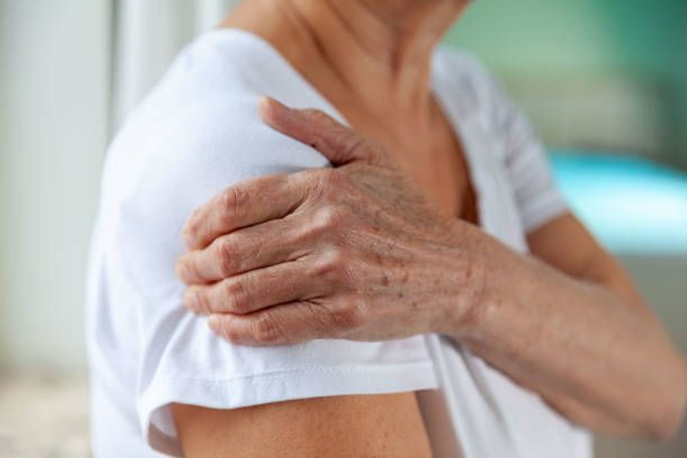 Unspezifisches Symptom: Hinter Armschmerzen können viele Ursachen stecken.