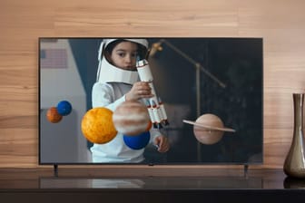 Den 4K-Fernseher 55UR80006LJ von LG sichern Sie sich aktuell bei Amazon zum Rekord-Tiefpreis.