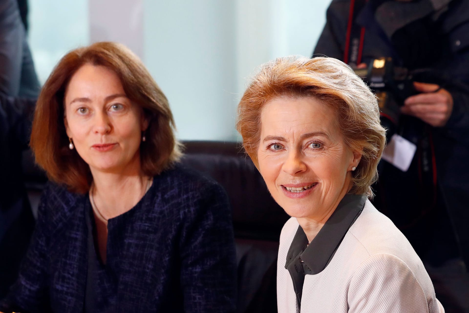 Katarina Barley und Ursula von der Leyen (Archivbild): Die beiden erfahrenen Politikerinnen treten zur Europawahl 2024 an.