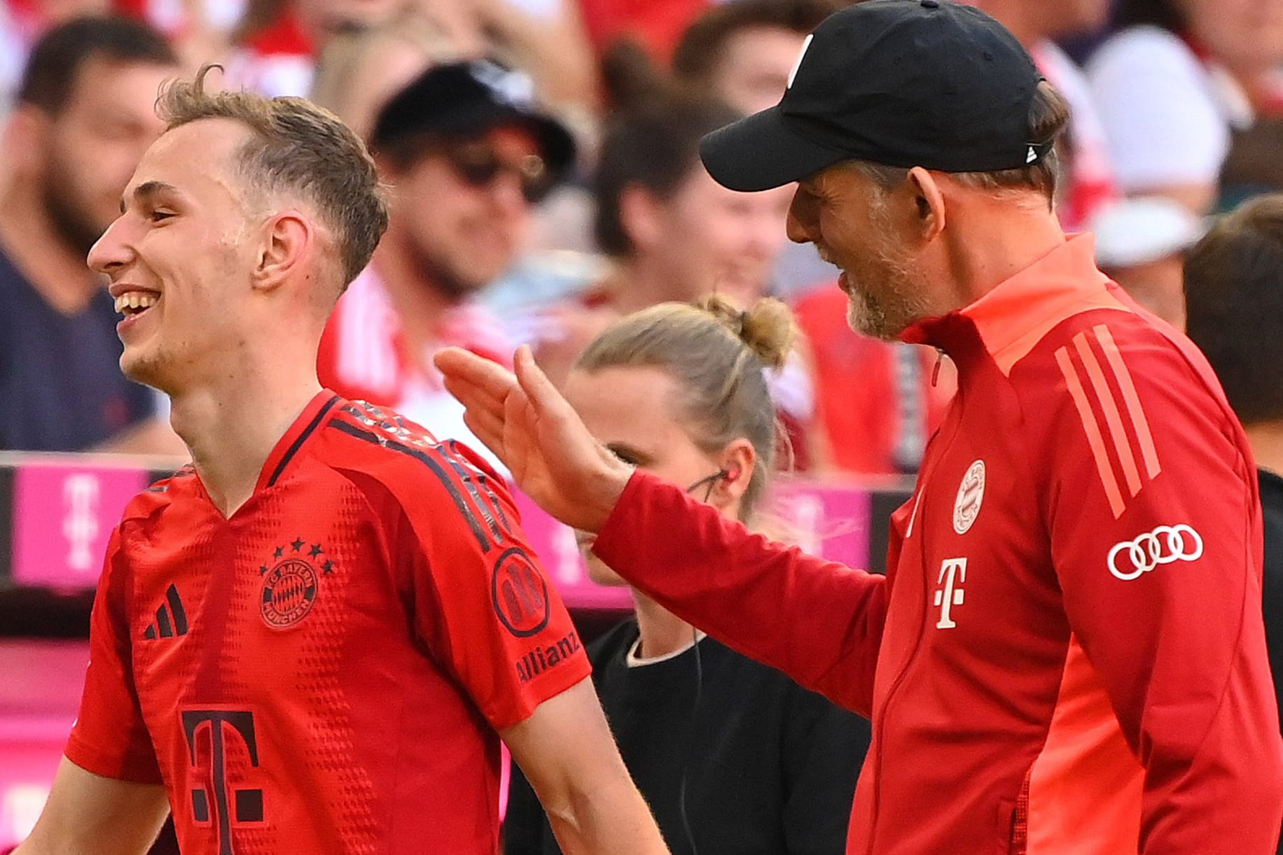 Lovro Zvonarek (l.): Der 18-Jährige feierte bei seinem ersten Startelfeinsatz gleich einen Treffer und damit ein Traumdebüt für den FC Bayern.