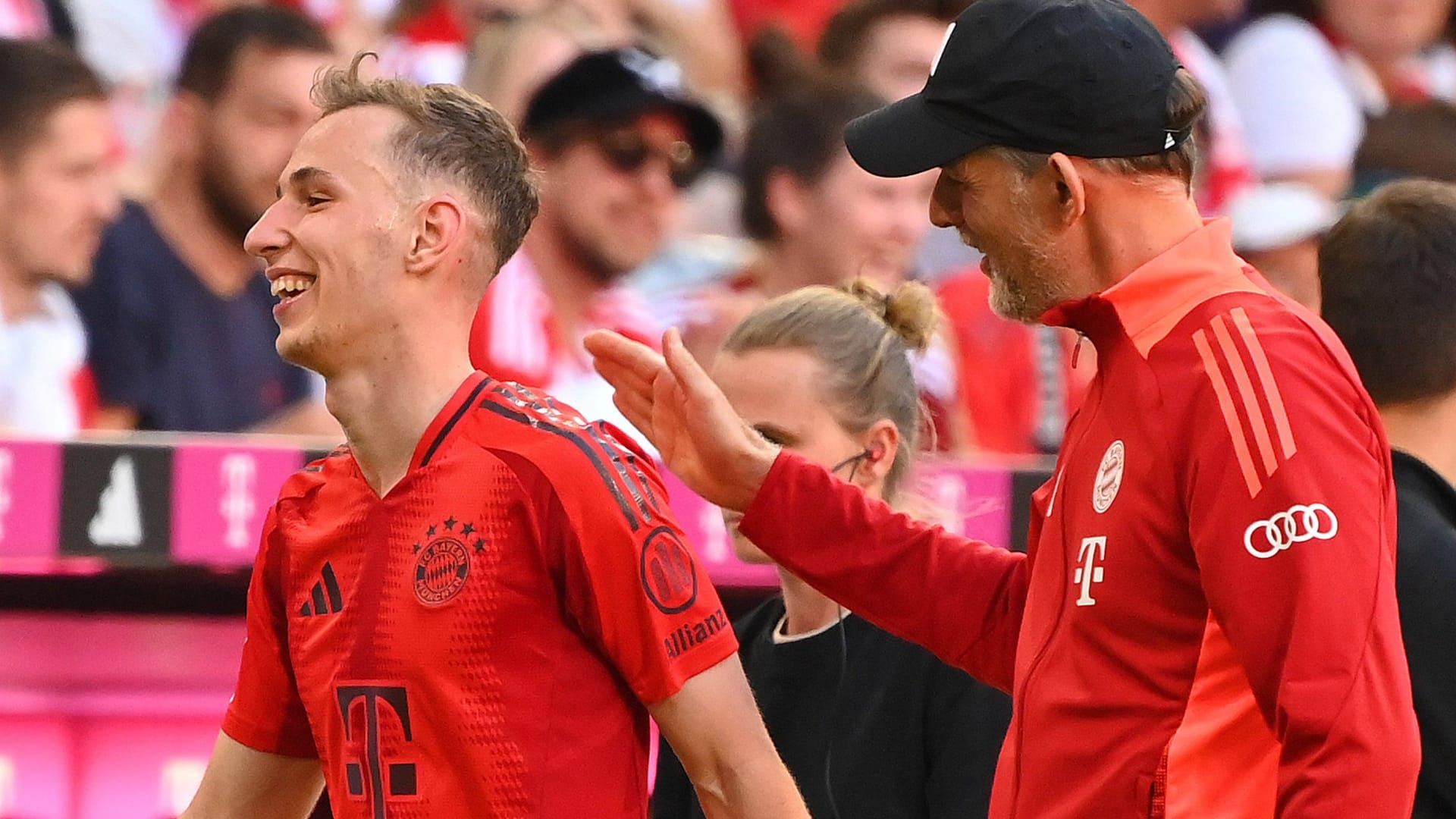 Lovro Zvonarek (l.): Der 18-Jährige feierte bei seinem ersten Startelfeinsatz gleich einen Treffer und damit ein Traumdebüt für den FC Bayern.