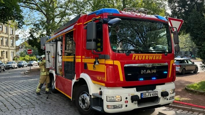 Ein Löschfahrzeug in Dresden: Die Einsatzkräfte hatten ordentlich zu tun.