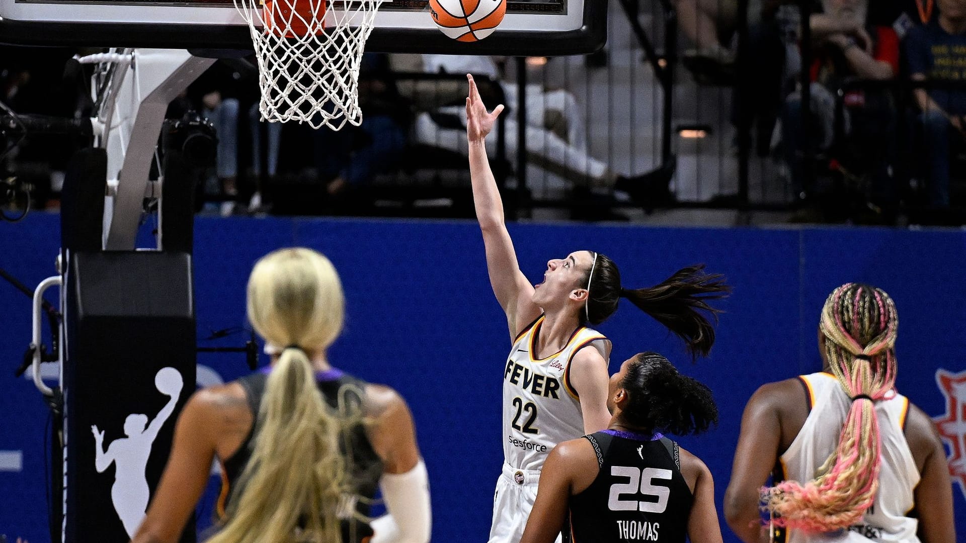 Indiana Fever - Connecticut Sun