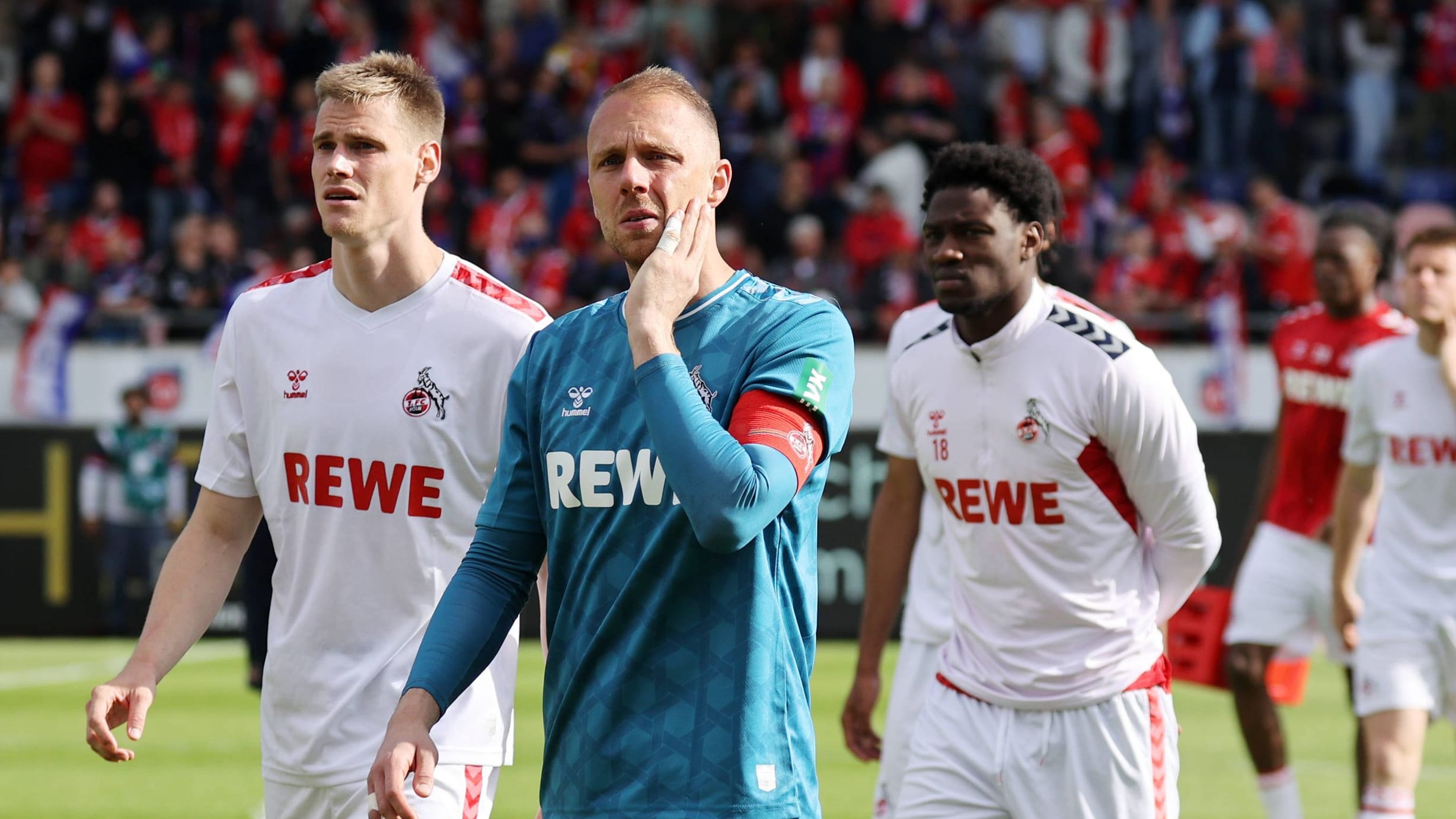 1. FC Köln am Abgrund: Ausverkauf droht – Transfersperre weiter gültig