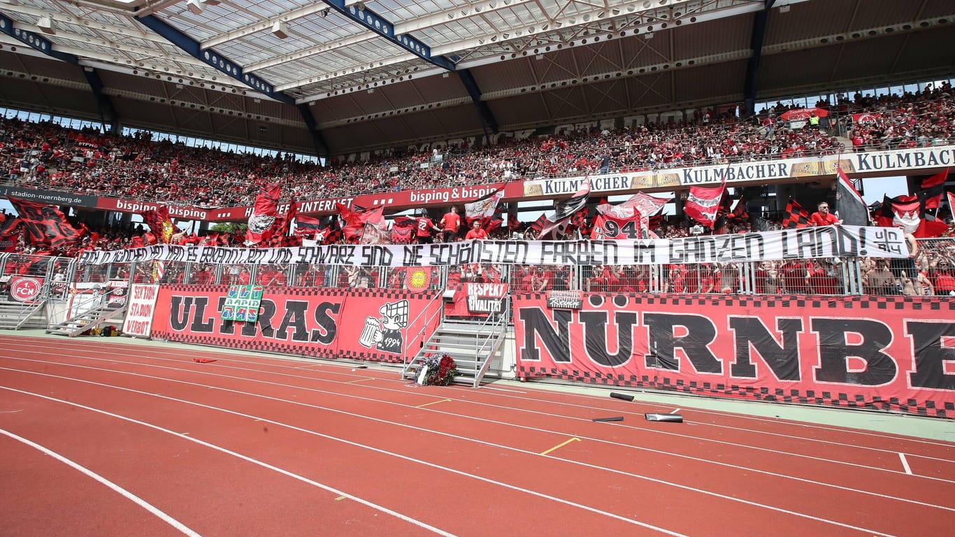 Das Banner der Nürnberger Ultras.