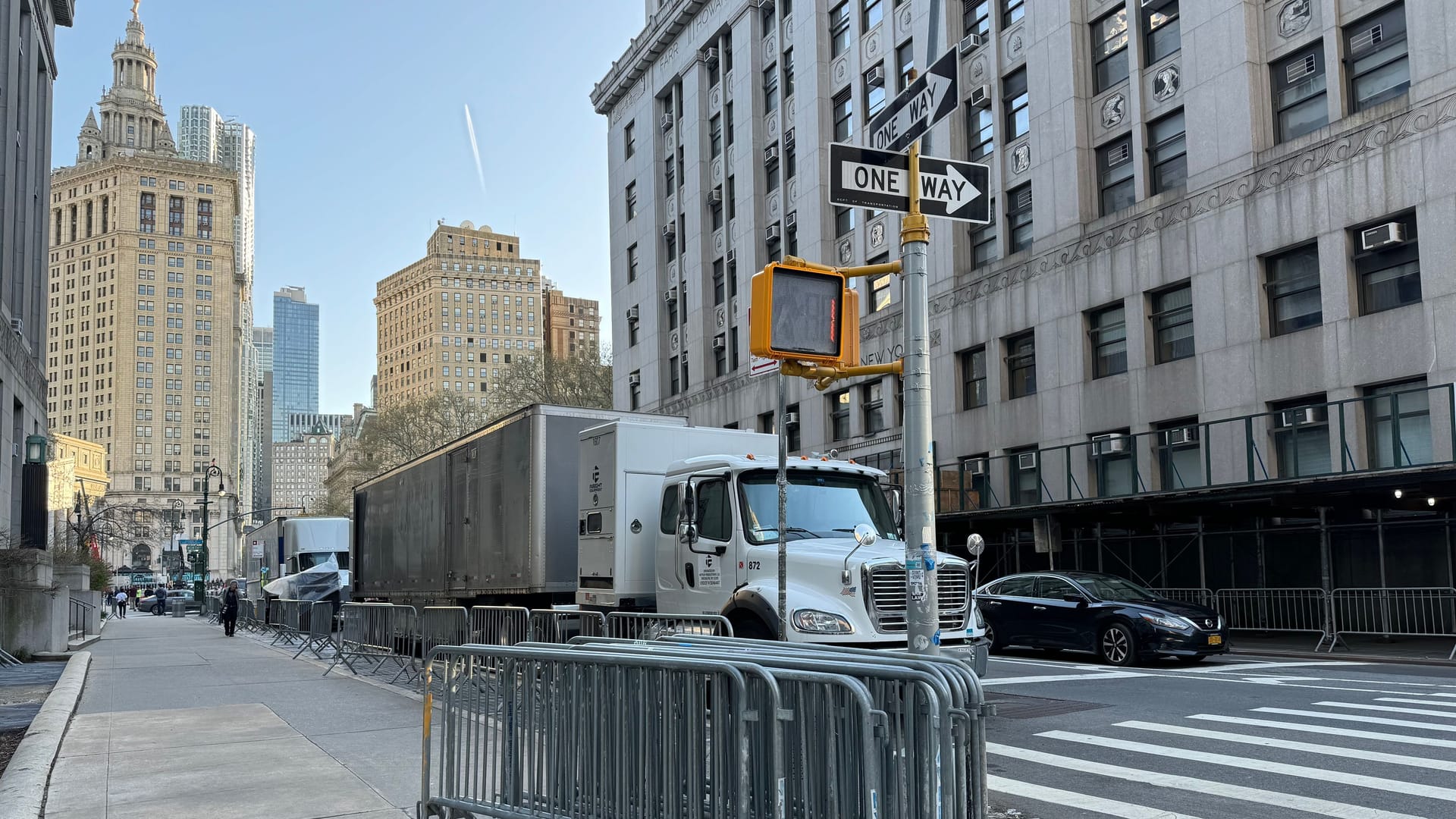 Filmdreh vor Trumps Gericht in Manhattan: Die Netflix-Serie "Zero Day" handelt von einem Ex-Präsidenten und einem skrupellosen Milliardär.