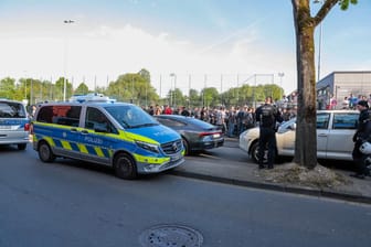 An dem Sportplatz an der Hövelstraße war es am Wochenende zu einer Massenschlägerei gekommen.