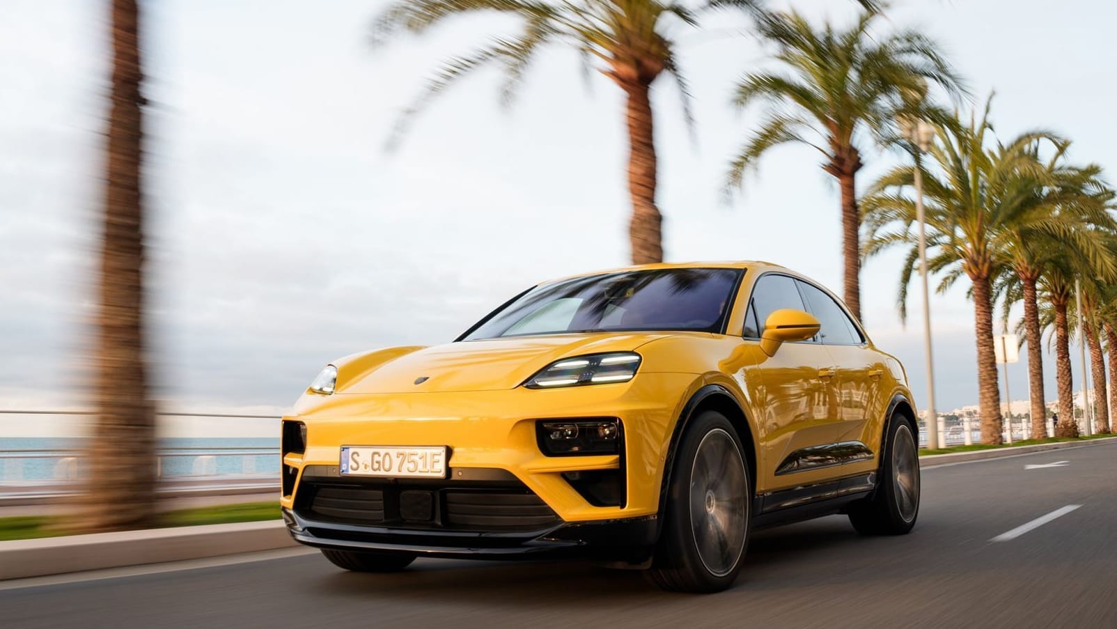 Frontansicht vom Porsche Macan Electric