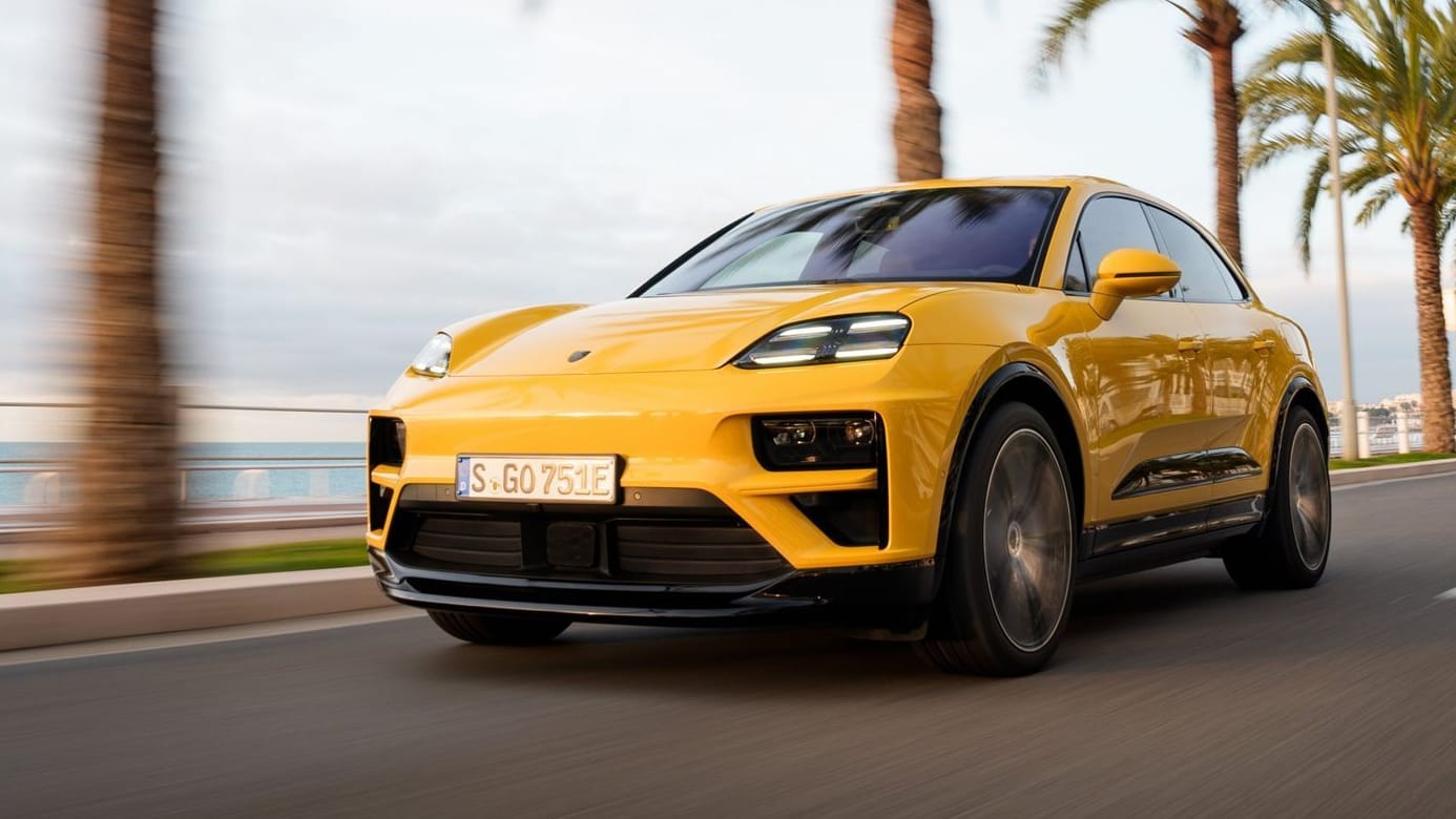 Frontansicht vom Porsche Macan Electric