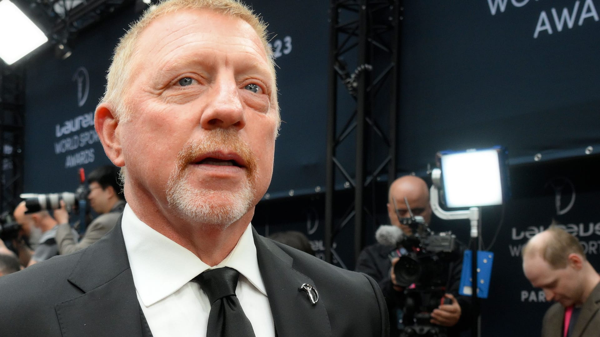 Boris Becker: Der Tennisstar zeigt seine Liebe.